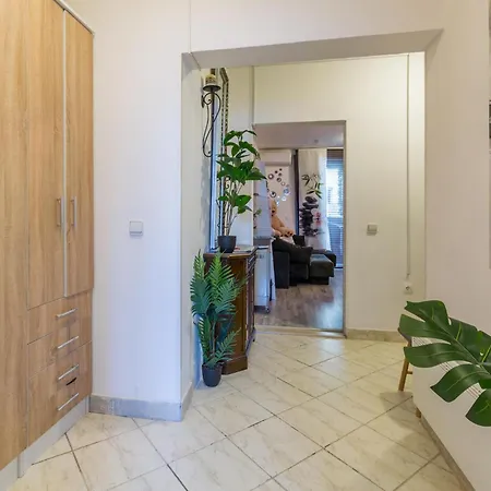 1 Bedroom Lovely In