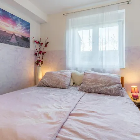 1 Bedroom Lovely In