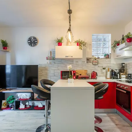 1 Bedroom Lovely In